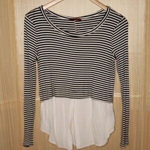 BKE Red Womens Striped Stretch Black White Layered Look Top Large